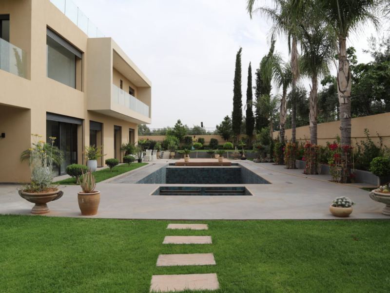 Villa neuve 5 suites avec piscine sur 1 500 m² à vendre – Route de Fès, Marrakech – photo 2