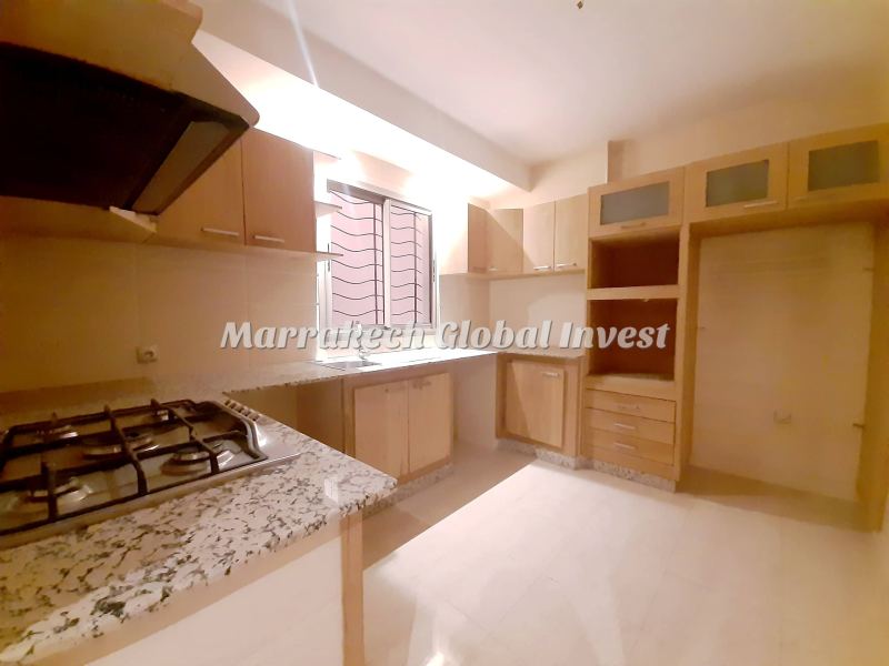Appartement F3 vide avec deux balcons à louer – Guéliz, Marrakech – photo 2