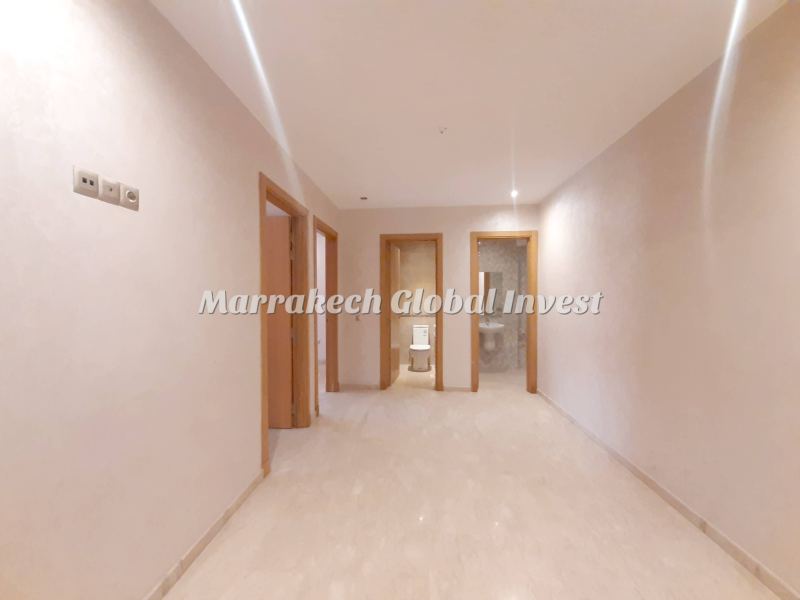 Appartement F3 vide avec deux balcons à louer – Guéliz, Marrakech – photo 3
