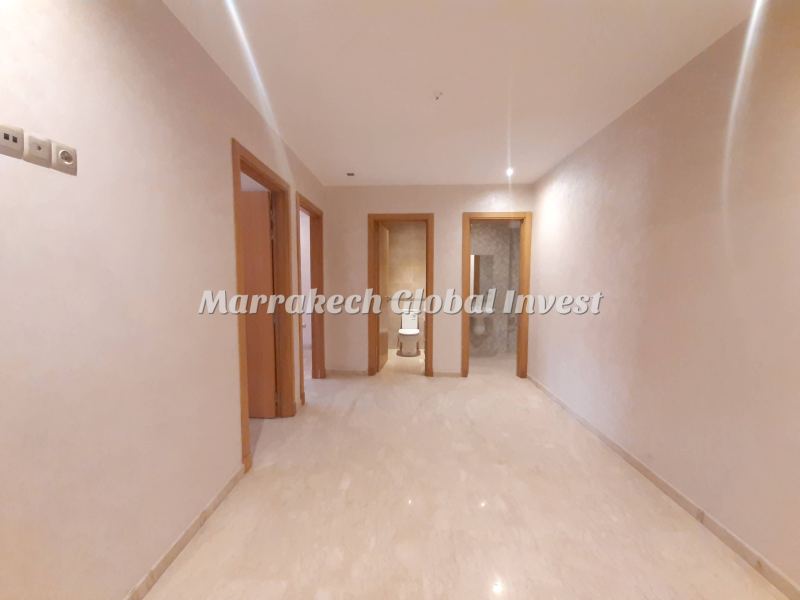 Appartement F3 vide avec deux balcons à louer – Guéliz, Marrakech – photo 4