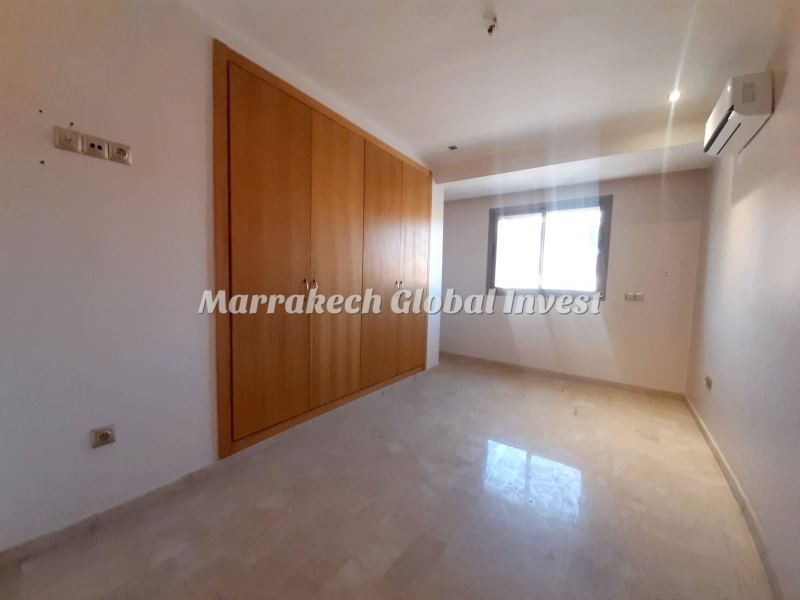 Appartement F3 vide avec deux balcons à louer – Guéliz, Marrakech – photo 5