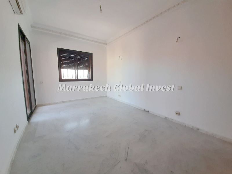 Appartement F4 vide avec terrasse de 87 m² à louer – Guéliz, Marrakech