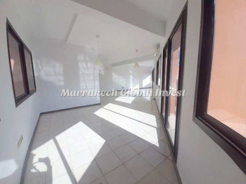 Bureau 49 m² avec terrasse de 32 m² à louer – Avenue Mohammed V, Guéliz, Marrakech