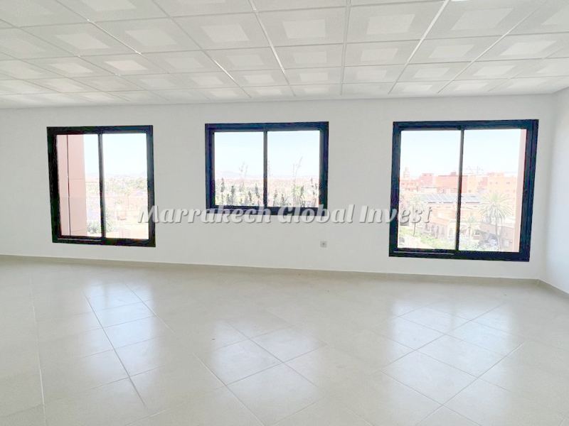 Bureau neuf 57 m² avec balcon à louer – Guéliz, Marrakech – photo 2
