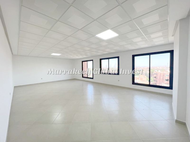 Bureau neuf 57 m² avec balcon à louer – Guéliz, Marrakech – photo 4