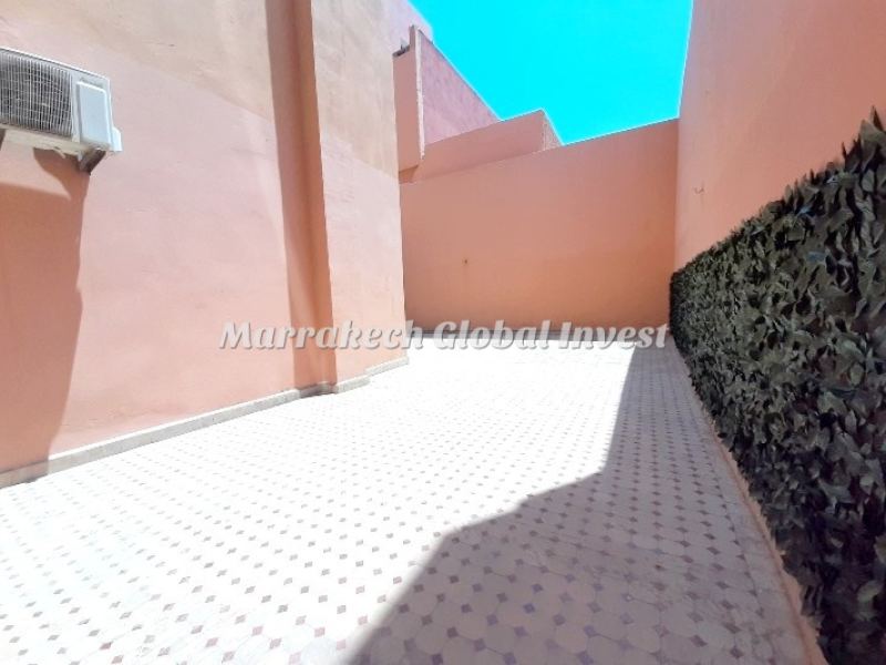 Duplex 3 chambres vide avec cour et mezzanine à louer – Guéliz, Marrakech – photo 2