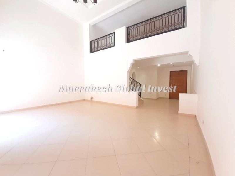 Duplex 3 chambres vide avec cour et mezzanine à louer – Guéliz, Marrakech – photo 3