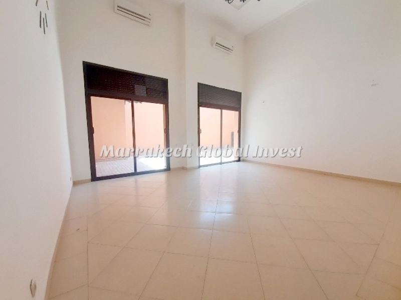 Duplex 3 chambres vide avec cour et mezzanine à louer – Guéliz, Marrakech – photo 4