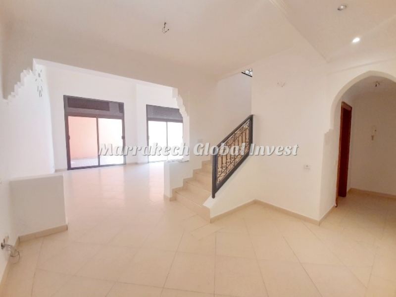 Duplex 3 chambres vide avec cour et mezzanine à louer – Guéliz, Marrakech – photo 5