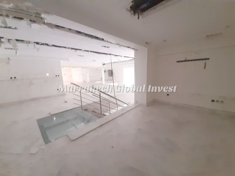 Local commercial 263 m² avec mezzanine à louer – Guéliz, Marrakech – photo 2
