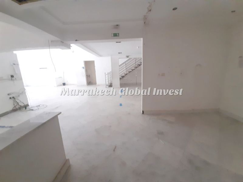 Local commercial 263 m² avec mezzanine à louer – Guéliz, Marrakech – photo 3