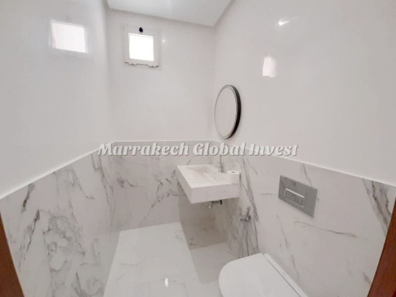 Appartement F4 rénové 139 m² à louer – Victor Hugo, Guéliz, Marrakech – photo 2