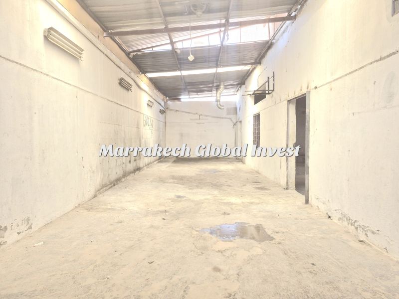 Local commercial 840 m² showroom et open space à louer – Sidi Ghanem, Marrakech